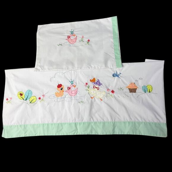 Vintage 80s Embroidered Duck Goose Crib Sheet & Pillow Case Appliquéd 35 x 47.5” - Picture 1 of 16